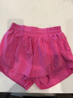 Lululemon hotty hot 2.5” - size 4